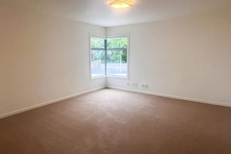 Photo of property in 15 Drayton Drive, Mount Pleasant, Christchurch, 8081