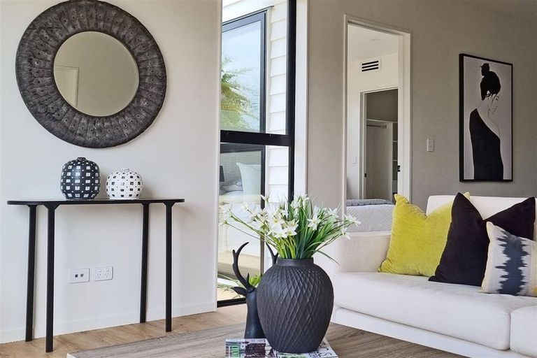 Photo of property in 7/5 Lemon Grove Lane, Greenhithe, Auckland, 0632