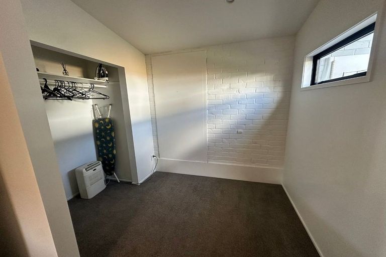 Photo of property in 1/204 Beach Haven Road, Beach Haven, Auckland, 0626