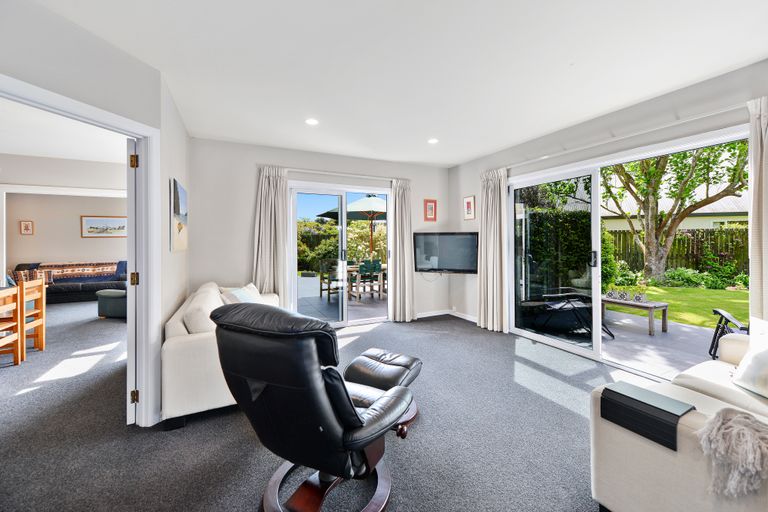 Photo of property in 19 Harrods Court, Ilam, Christchurch, 8053