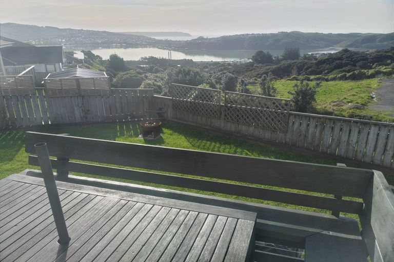 Photo of property in 1 Greenstone Place, Aotea, Porirua, 5024