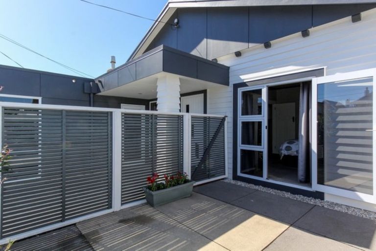 Photo of property in 11 Bulteel Street, New Plymouth, 4310