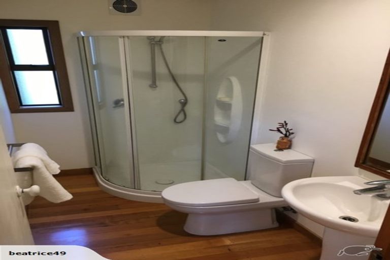 Photo of property in 3 Armour Road, Parau, Auckland, 0604