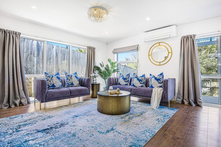 Photo of property in 28 Shah Place, Glen Eden, Auckland, 0602