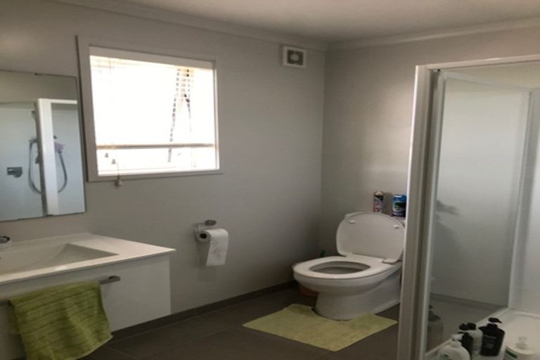 Photo of property in 16 Akeake Lane, Manurewa, Auckland, 2102