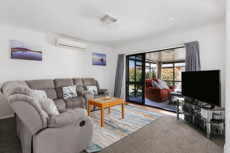 Photo of property in 34 Mcleod Place, Papamoa Beach, Papamoa, 3118