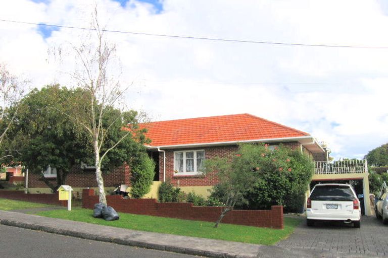 Photo of property in 2 Kereru Street, Henderson, Auckland, 0612