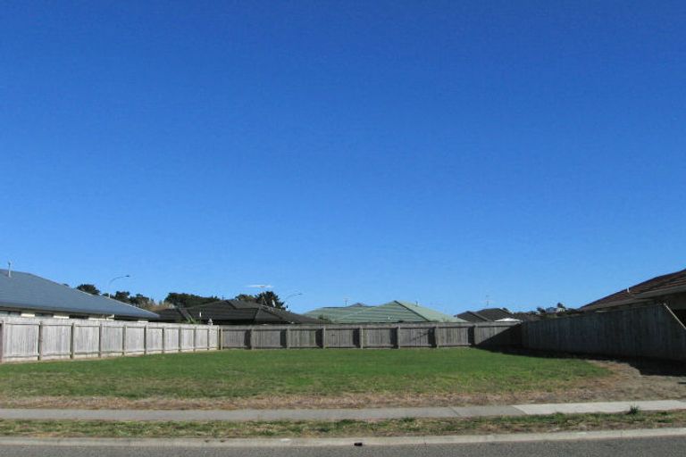 Photo of property in 3 Ashleigh Way, Waikanae Beach, Waikanae, 5036