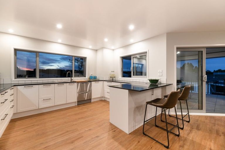 Photo of property in 60b Wilson Road South, Paengaroa, 3189