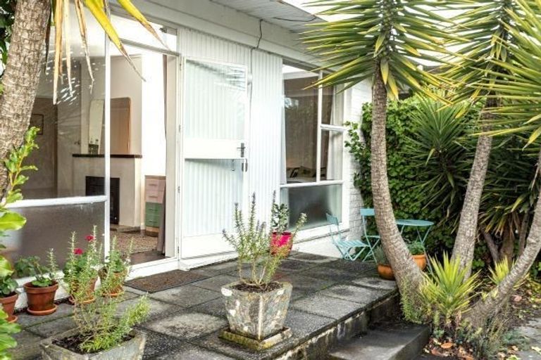 Photo of property in 2/49 Ranfurly Street, St Albans, Christchurch, 8014