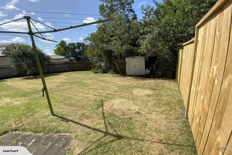 Photo of property in 11 Albany Highway, Unsworth Heights, Auckland, 0632