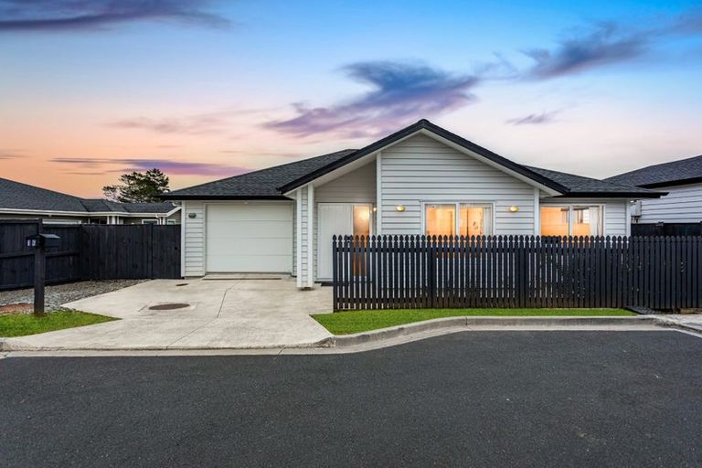 Photo of property in 16 Verdot Close, Kumeu, 0810