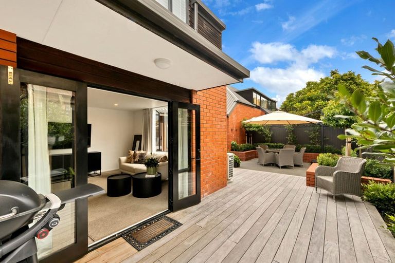 Photo of property in 9 Clyde Road, Upper Riccarton, Christchurch, 8041