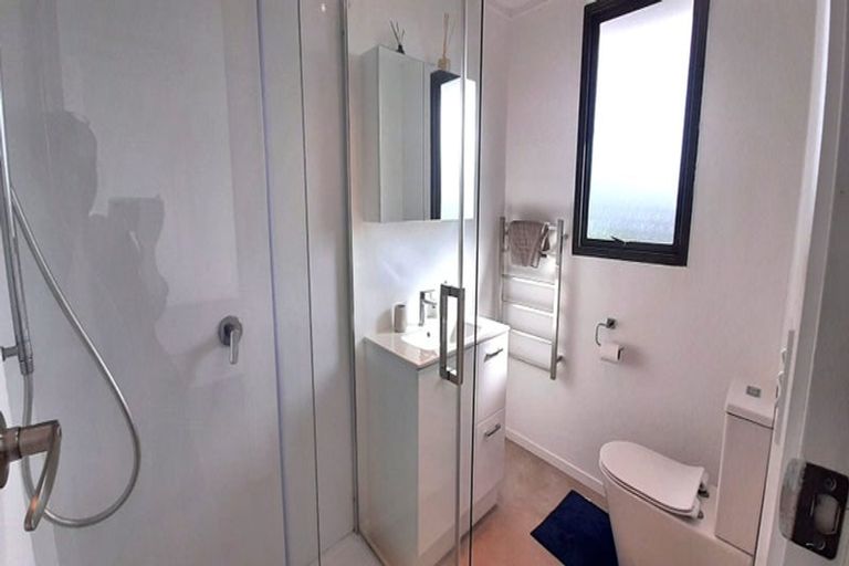 Photo of property in 16 Maywood Crescent, Glen Eden, Auckland, 0602