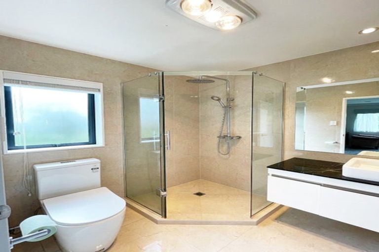 Photo of property in 324a Royal Road, Massey, Auckland, 0614