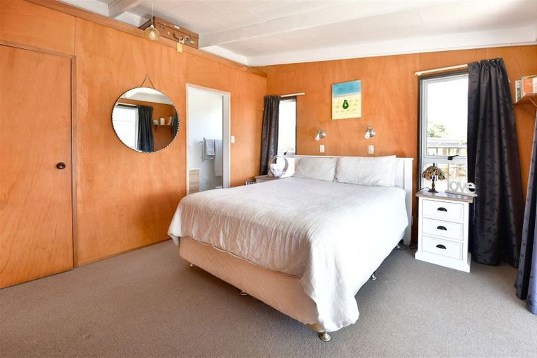 Photo of property in 31 Hammond Avenue, Hatfields Beach, Orewa, 0931