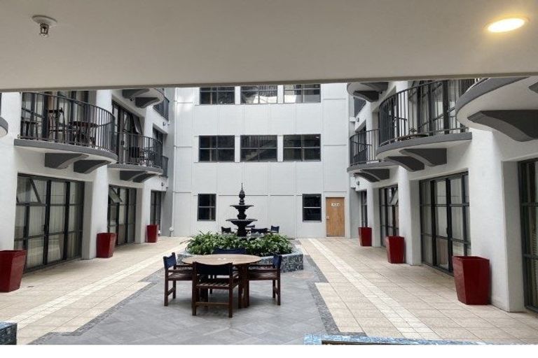 Photo of property in Atrium Towers, 1h/154 The Terrace, Wellington Central, Wellington, 6011