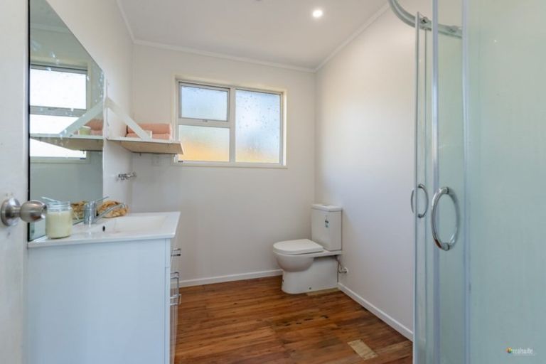 Photo of property in 2/3 Vella Street, Titahi Bay, Porirua, 5022