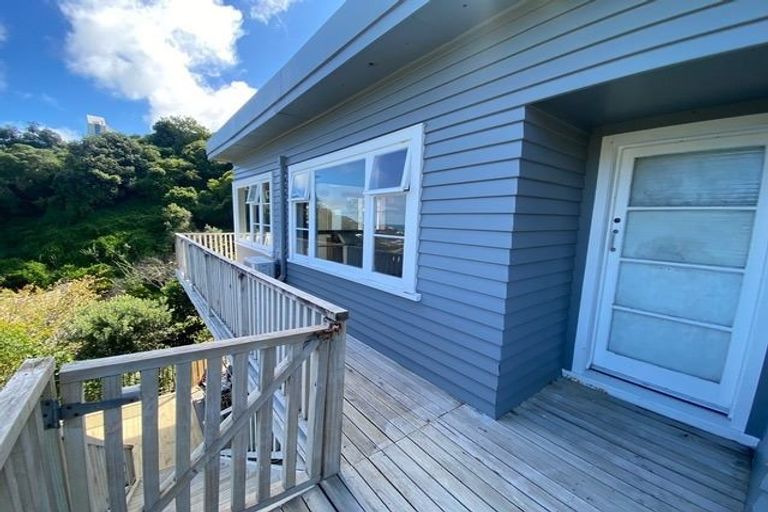 Photo of property in 31 Melrose Road, Island Bay, Wellington, 6023