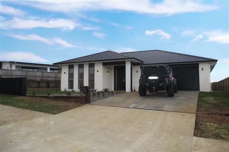 Photo of property in 11 Waireka Road, Rototuna North, Hamilton, 3210