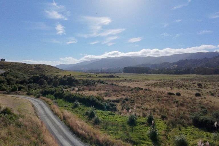 Photo of property in 7 Margaret Mahy Drive, Blue Mountains, Upper Hutt, 5371