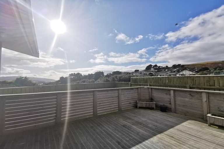 Photo of property in 2a Colchester Crescent, Newlands, Wellington, 6037