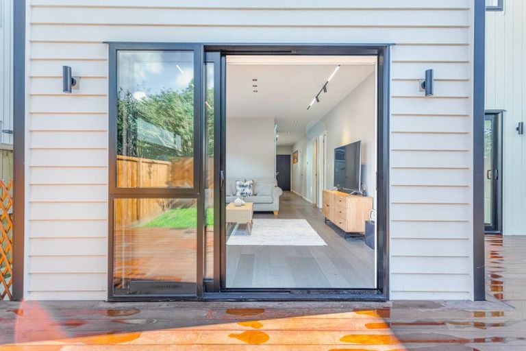 Photo of property in 28 Coast Garden Drive, Hobsonville, Auckland, 0616