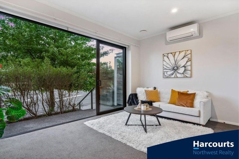 Photo of property in 6/89 Hobsonville Point Road, Hobsonville, Auckland, 0616