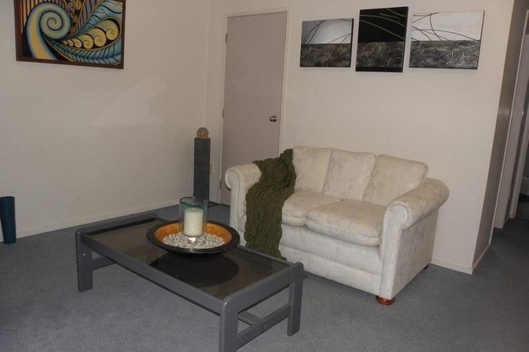Photo of property in 6/3 The Avenue, Albany, Auckland, 0632