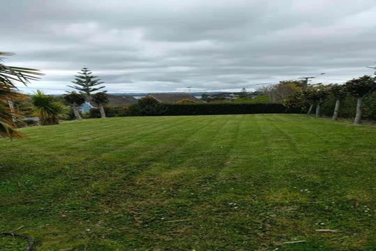 Photo of property in 34 Glenfern Road, Mellons Bay, Auckland, 2014