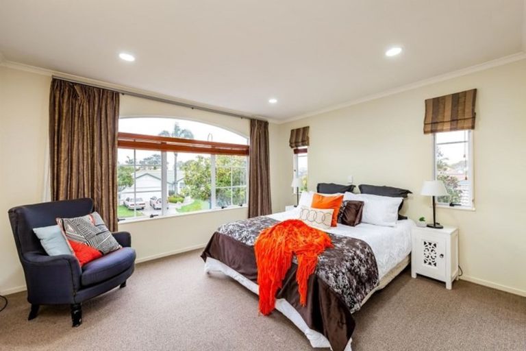 Photo of property in 28 Westminster Gardens, Unsworth Heights, Auckland, 0632
