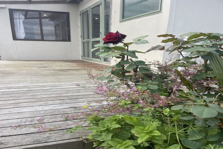 Photo of property in 49 Tawa Road, Kumeu, 0891