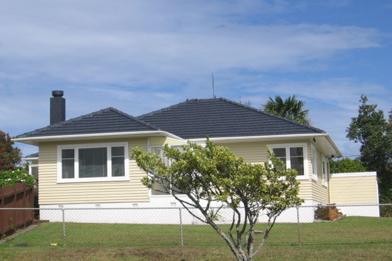 Photo of property in 1 Elcoat Avenue, Henderson, Auckland, 0612