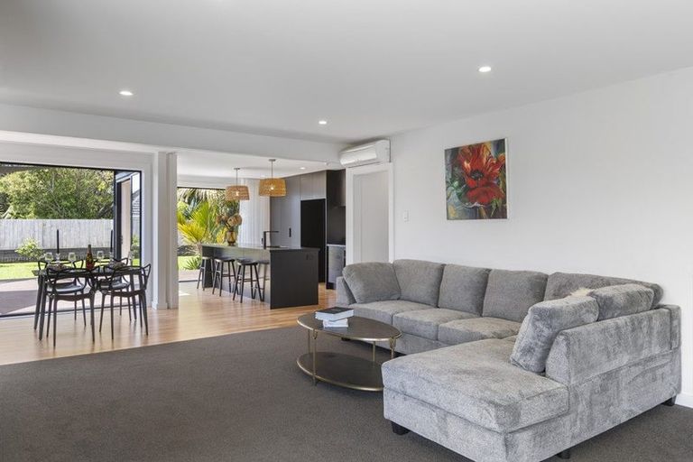 Photo of property in 145 Seaview Road, Westown, New Plymouth, 4310