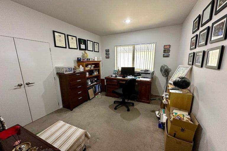 Photo of property in 16 San Casello Rise, Henderson, Auckland, 0612