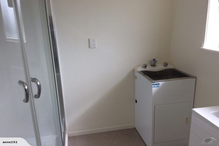 Photo of property in 2/5b Sale Street, Cockle Bay, Auckland, 2014