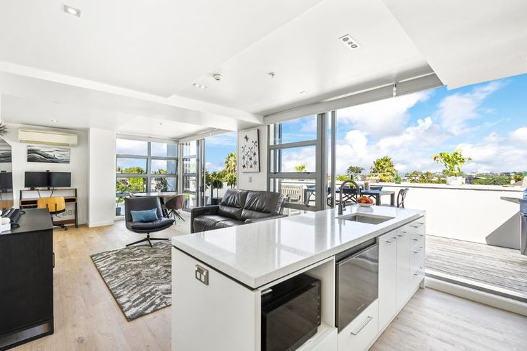 Photo of property in Maison Apartments, 112/16 Huron Street, Takapuna, Auckland, 0622