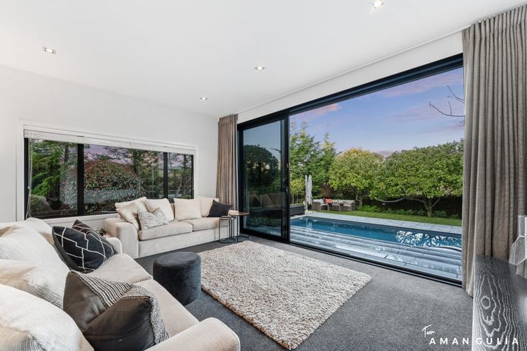 Photo of property in 11b Greenhithe Road, Greenhithe, Auckland, 0632