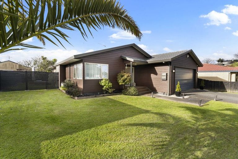 Photo of property in 75 Kamara Road, Glen Eden, Auckland, 0602