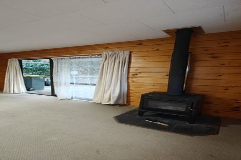 Photo of property in 2/8 Camilla Grove, Totara Vale, Auckland, 0629