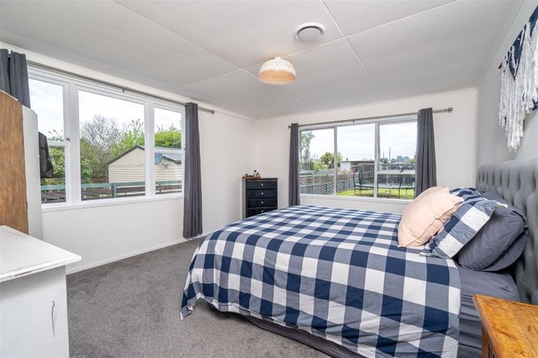 Photo of property in 18 Main Road, Owaka, 9535