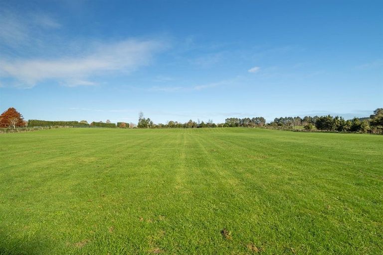 Photo of property in 30 Sunnyside Road, Coatesville, 0793