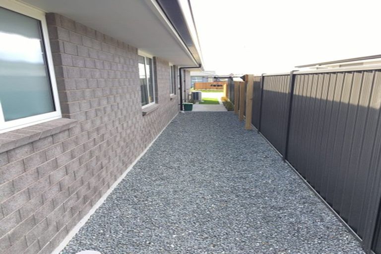 Photo of property in 18 Tabraham Crescent, Pyes Pa, Tauranga, 3112