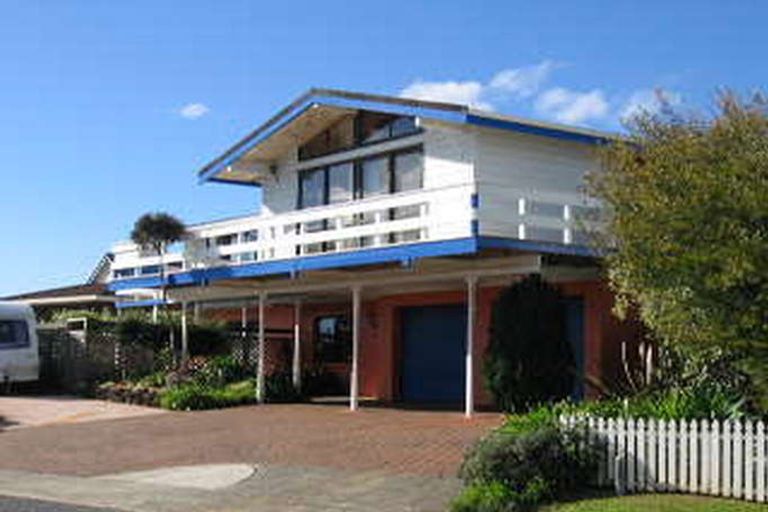 Photo of property in 37 Te Haumi Drive, Paihia, 0200