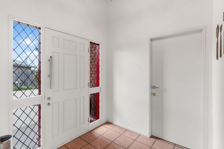 Photo of property in 21 Giles Place, Shirley, Christchurch, 8061