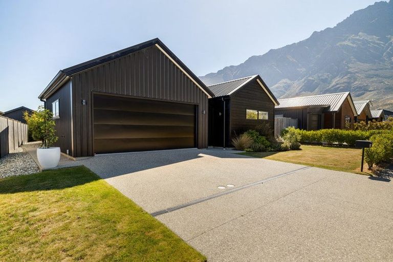 Photo of property in 52 Jack Hanley Drive, Jacks Point, Queenstown, 9371