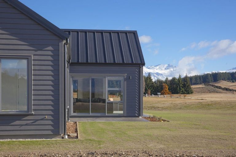 Photo of property in 10 Olsen Place, Kinloch, 3385