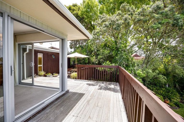 Photo of property in 27 Redwing Street, Browns Bay, Auckland, 0630