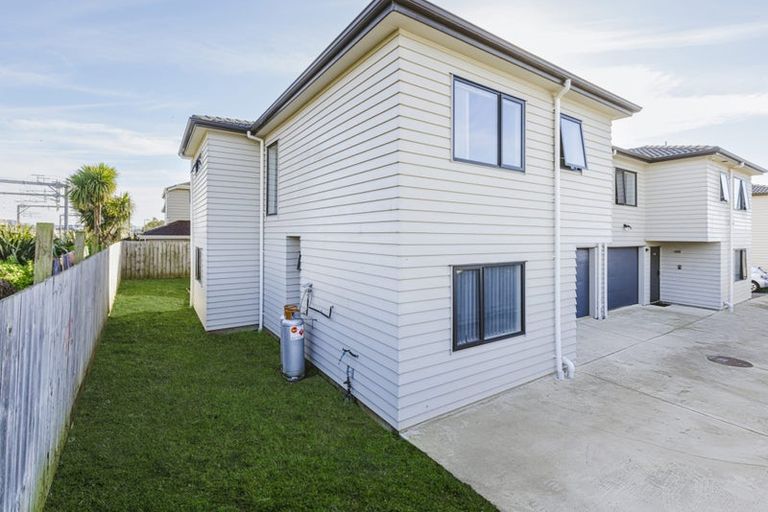 Photo of property in 54d Cambridge Terrace, Papatoetoe, Auckland, 2025