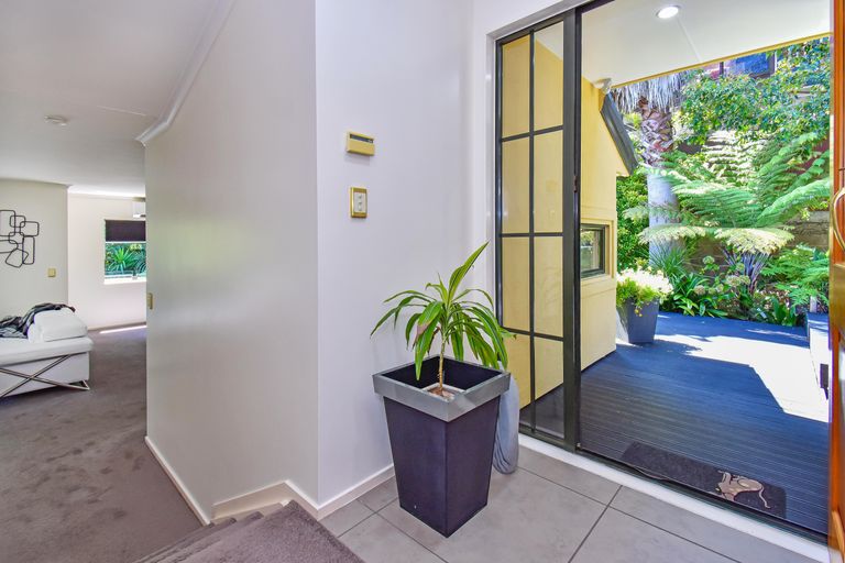 Photo of property in 1/36 Halver Road, Hillpark, Auckland, 2102